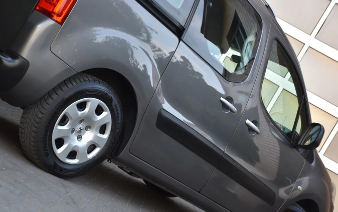 Peugeot Partner cena 25999 przebieg: 179206, rok produkcji 2011 z Darłowo małe 781